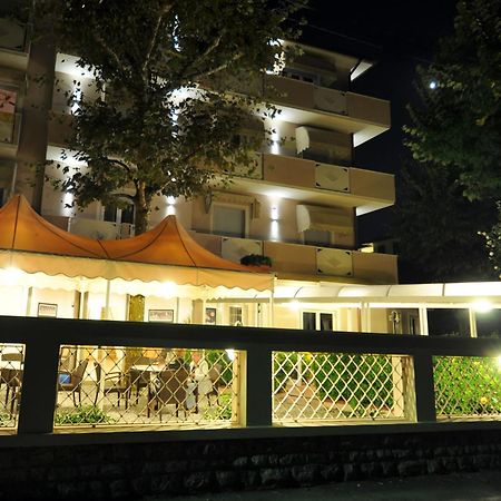 Hotel Azzurra Marina di Pietrasanta Dış mekan fotoğraf