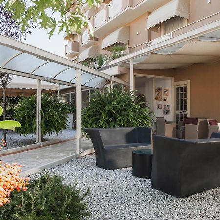 Hotel Azzurra Marina di Pietrasanta Dış mekan fotoğraf