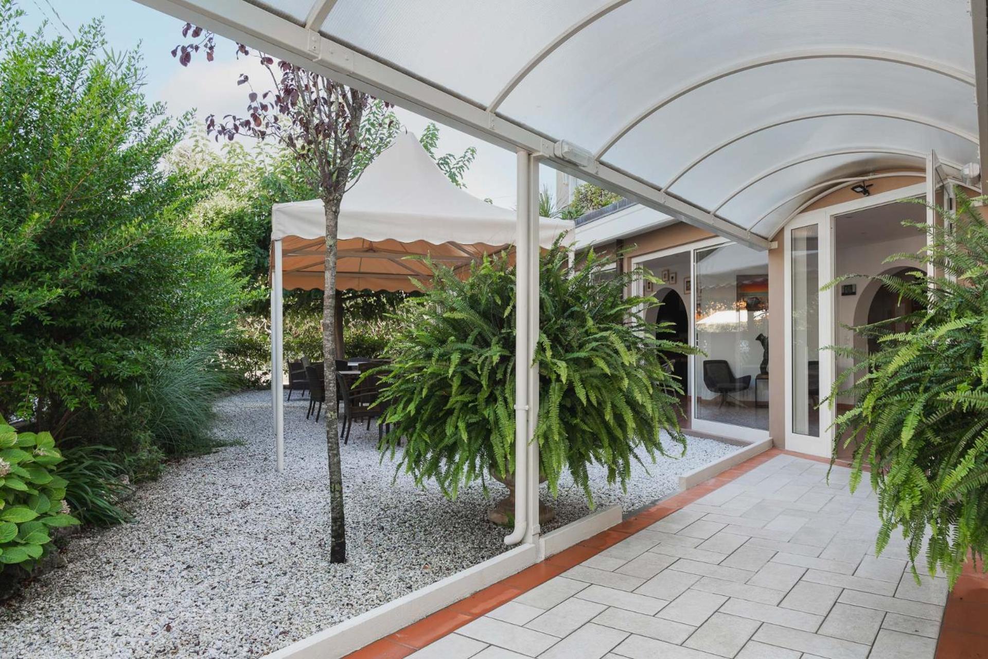 Hotel Azzurra Marina di Pietrasanta Dış mekan fotoğraf