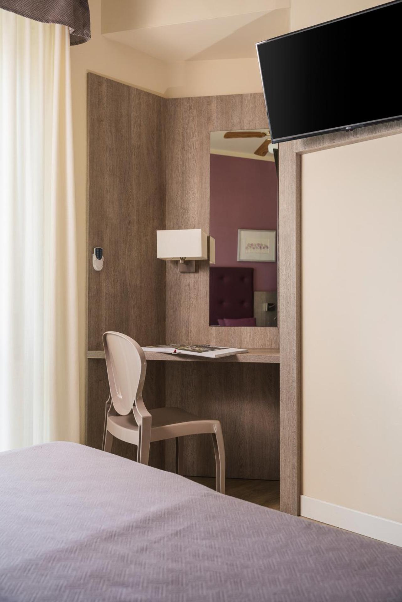 Hotel Azzurra Marina di Pietrasanta Dış mekan fotoğraf