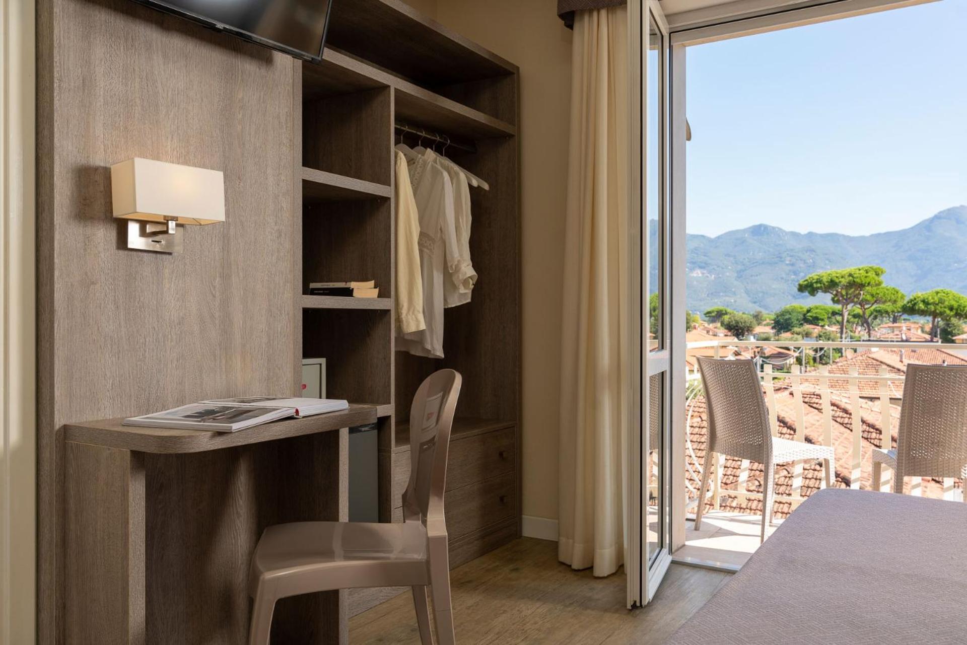 Hotel Azzurra Marina di Pietrasanta Dış mekan fotoğraf