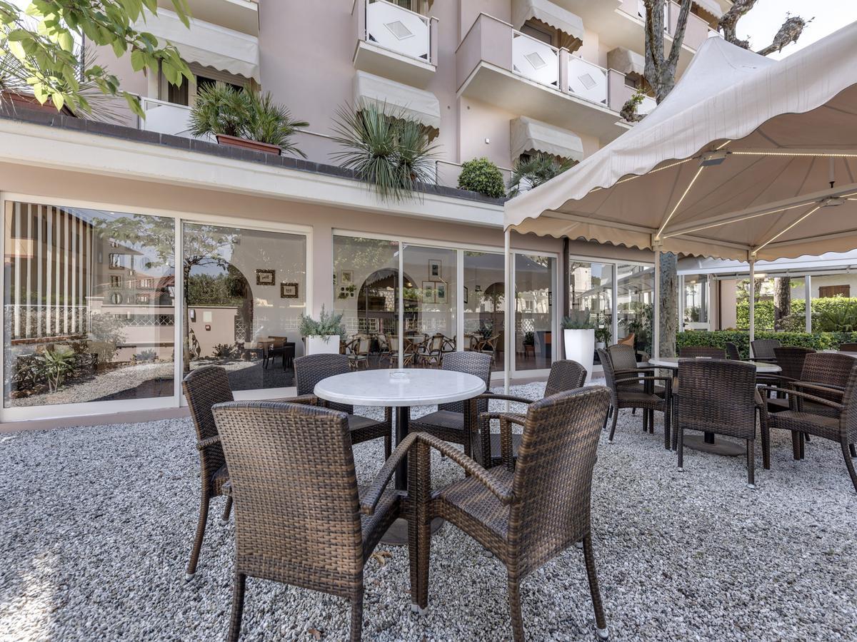 Hotel Azzurra Marina di Pietrasanta Dış mekan fotoğraf